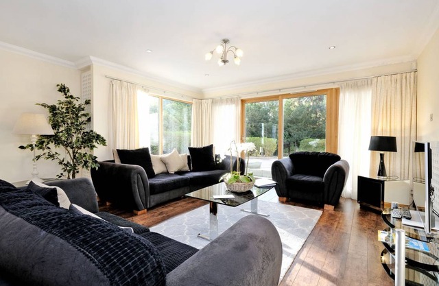 163 m² Apartment ∙ 3 bedrooms ∙ 6 guests