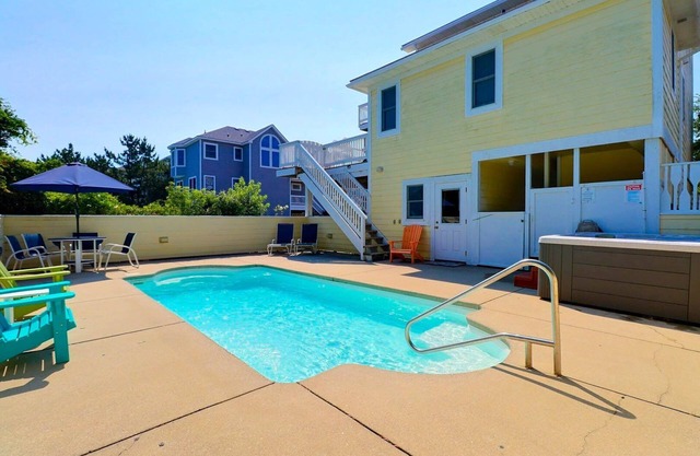 1675* A Shore Thing *2 min walk to beach access