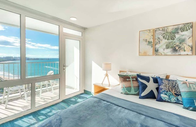 16th Floor Studio ON Beach w/Parking @ ESJ