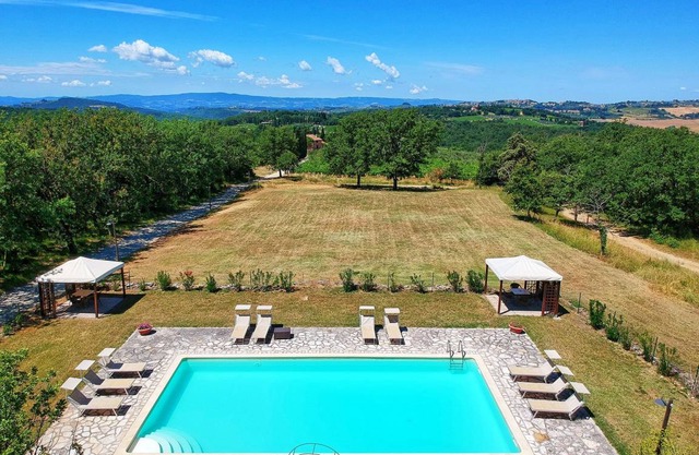 180 m² Apartment ∙ 3 bedrooms ∙ 8 guests