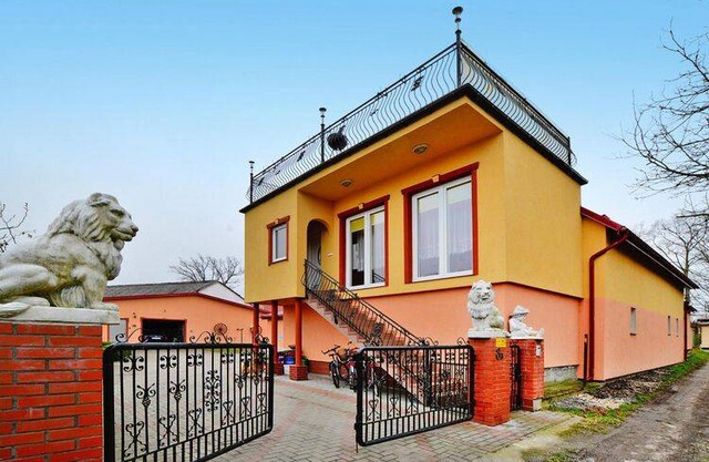 180 m² House ∙ 4 bedrooms ∙ 10 guests