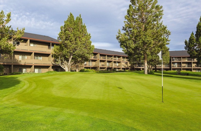 1800 acres with abundant wildlife!