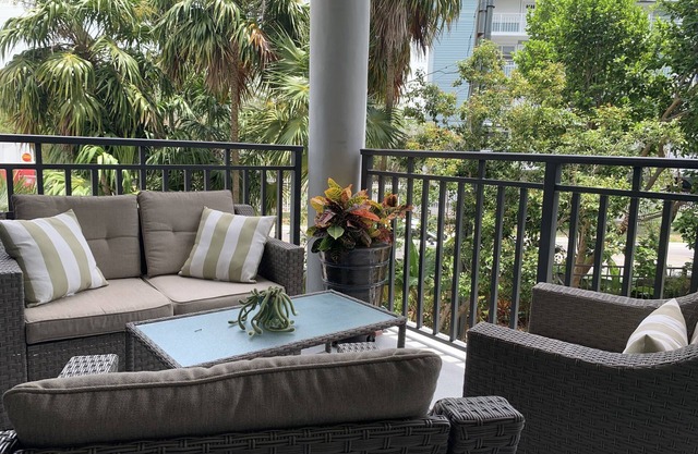 1800 Atlantic Condo in Key West – Stylish 2BR with Pool, Tennis & Beach