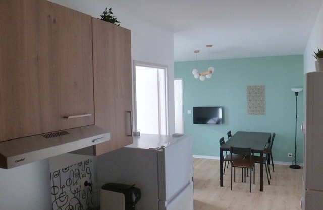 18moliere fr 5 pers. sheets, towels & cleaning included