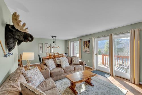 18N - Cozy & Scenic Mountain Retreat