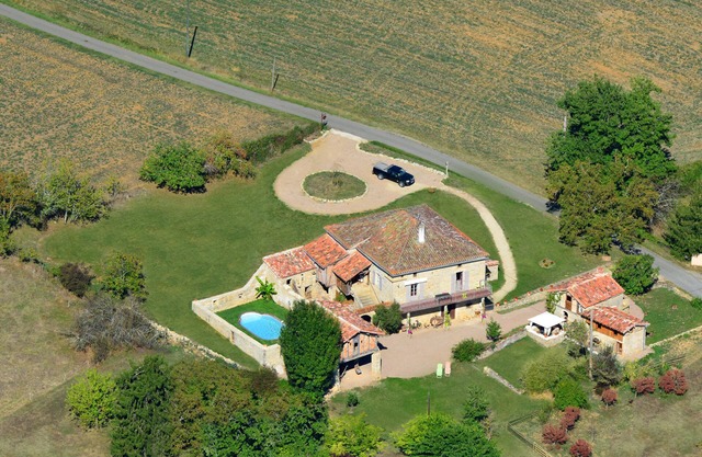 18th-century estate gîte for10 people