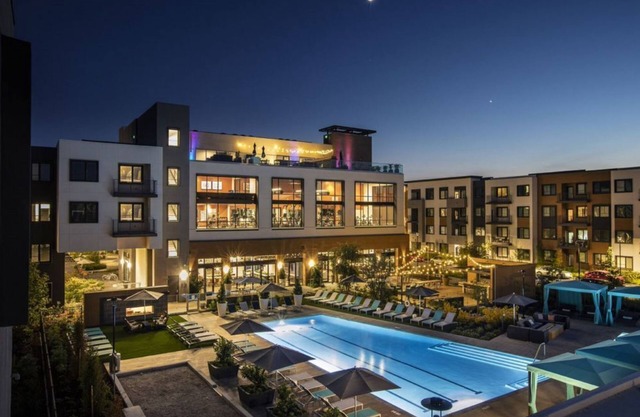 1BR Lux. Apartments Near Facebook Headquarters