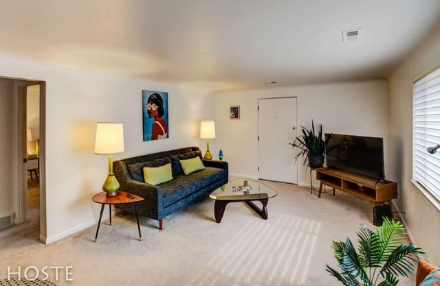 1BR☮70's Inspired☮Close To Broadmoor & Downtown
