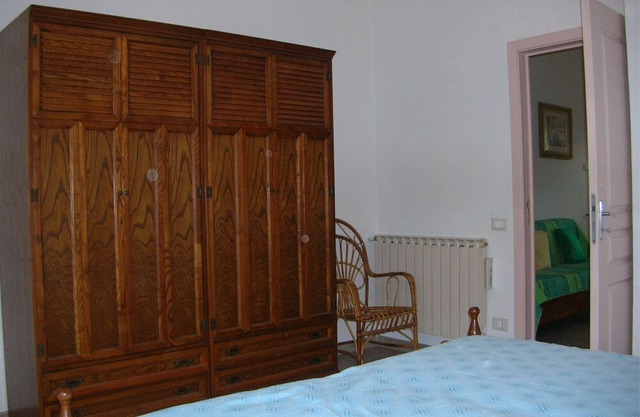 1° floor holiday apartment sleeps 2/3 at 100m from the beach.Free Wifi, dogs allowed.