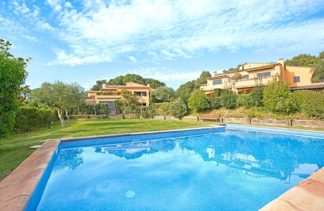 1PAST 02 - Magnificent house with communal pool located in Llafranc, only 450m from the beach.
