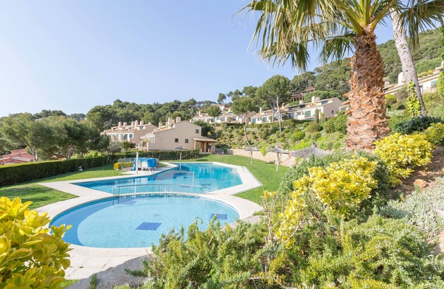 1SB 28 - Nice and comfortable 150m2 house with communal pool located in Llafranc, 500m from the beach