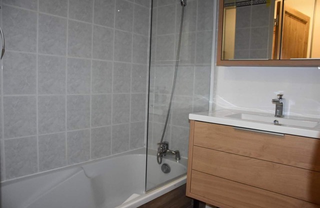 1st floor, swimming pool, balcony, parking, tv, ski locker, 36m², Pralognan-la-Vanoise
