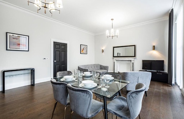 2 & 3 Bed Apartments, HOLBORN - SK