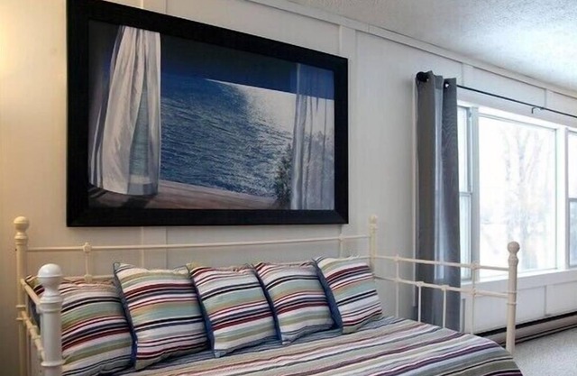 2 Acre Waterfront Cottage