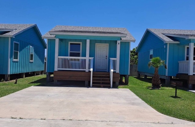 2 bathroom 1 bath Cottage