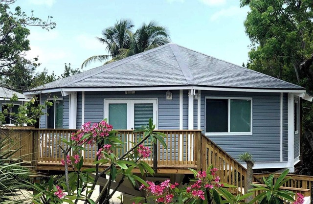 2 BD/2BA VILLA WITH BOAT SLIP IN ISLAMORADA,FL