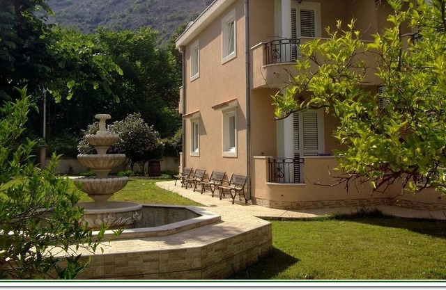 2-bdr ap. with garden, privat parking near beach RISAN, KOTOR. bay, Montenegro 1