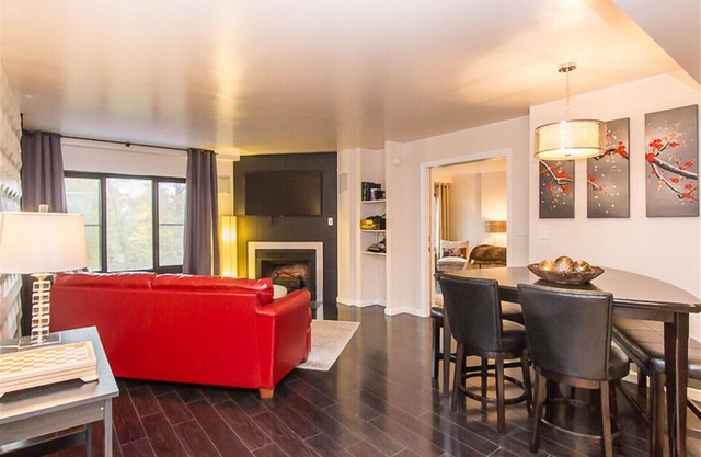 2 Bdrm Condo, No Cleaning Fee, A/C, Pool/Hot Tub