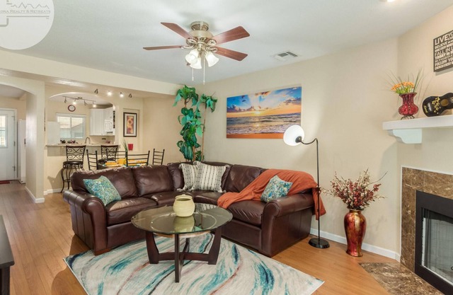 2 Bed/2.5Bath Poolside Getaway w/ Fireplace, Private Patio