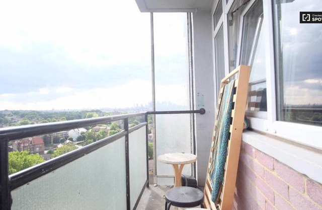 2-Bed Apartment in London Woolwich