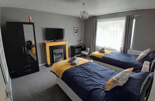 2 Bed Apartment Sleeps4 with FreeP & Internet