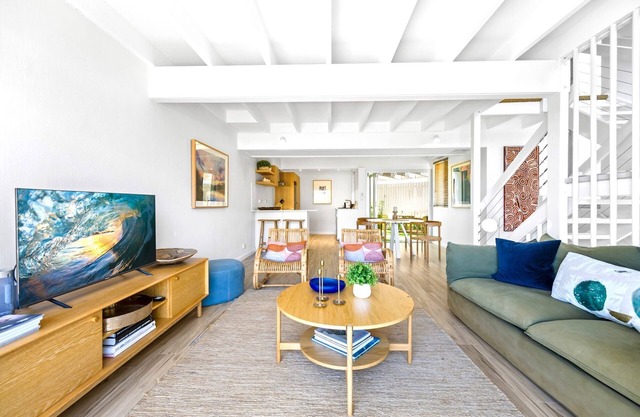 2-Bed Coastal Haven with Pool by Sunshine Beach