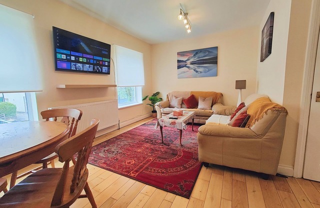 2 Bed Flat | 4 Guests | Wi-fi | Near Bristol City Centre