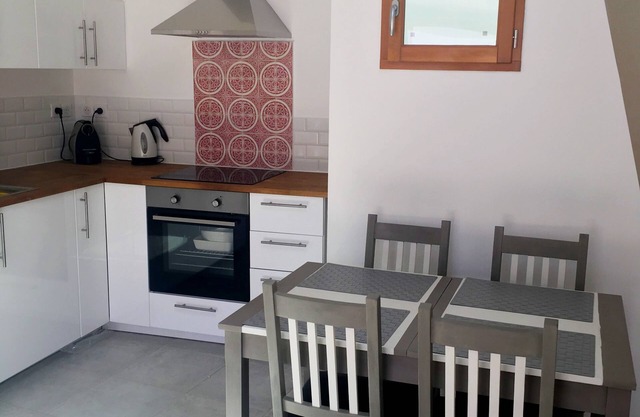 2 bed House to rent in Marseillan village centre, large roof terrace