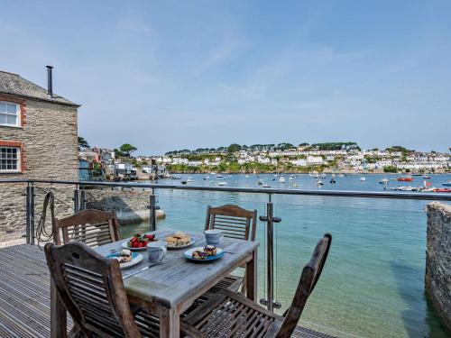 2 Bed in Polruan PC074
