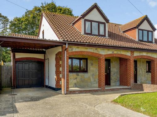 2 bed in Totland Bay IC003