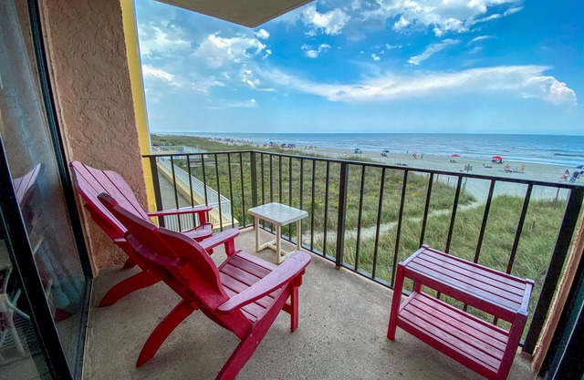 2 bedroom, 2 bath OCEANFRONT condo. Pool. Crescent Beach.
