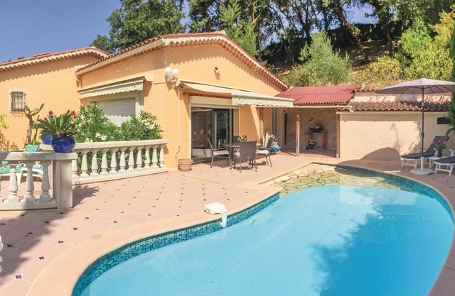 2 bedroom accommodation in Les Adrets l'Esterel