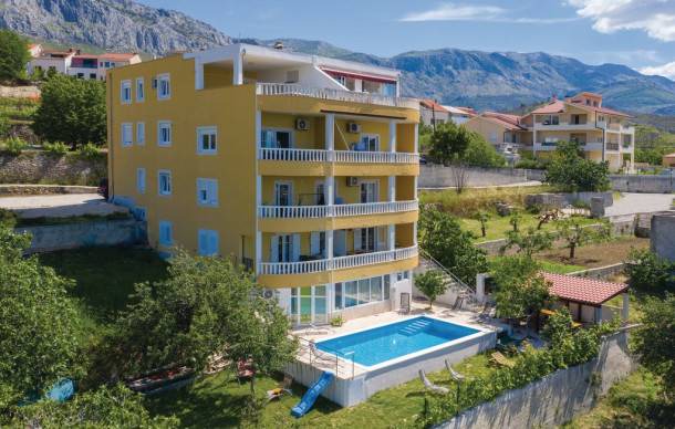 2 bedroom accommodation in Zrnovnica