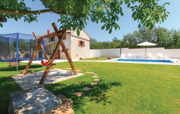 2 bedroom accommodation in Filipana