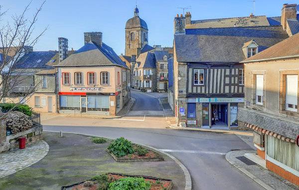 2 bedroom accommodation in Antrain