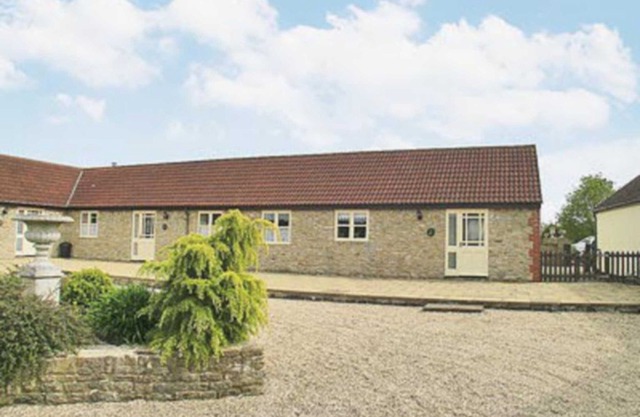 2 bedroom accommodation in Templecombe