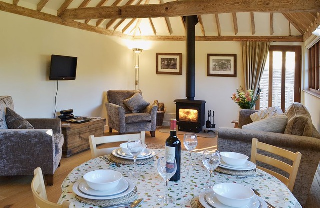 2 bedroom accommodation in Etchingham