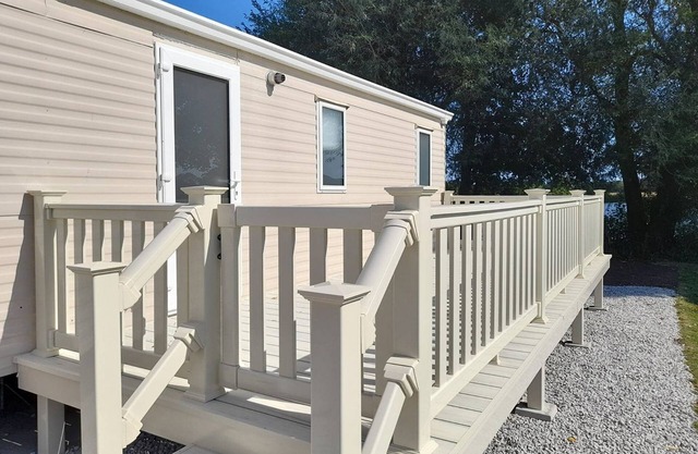 2 bedroom accommodation in Sproatley