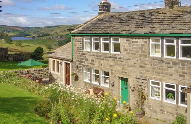 2 bedroom accommodation in Keighley