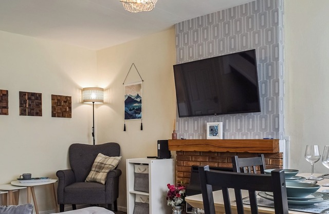 2 bedroom accommodation in Nuneaton