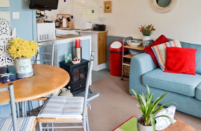 2 bedroom accommodation in Bucks Cross, near Bideford