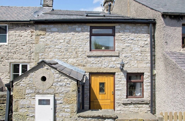 2 bedroom accommodation in Bradwell