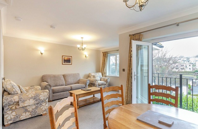 2 bedroom accommodation in Porth, Nr Newquay