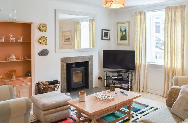 2 bedroom accommodation in Cullen