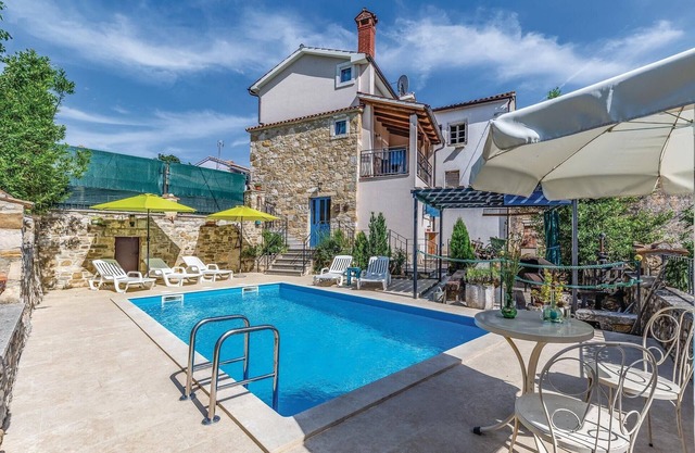 2 bedroom amazing home in Kamena Vas