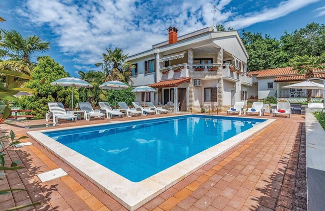 2 bedroom amazing home in Porec