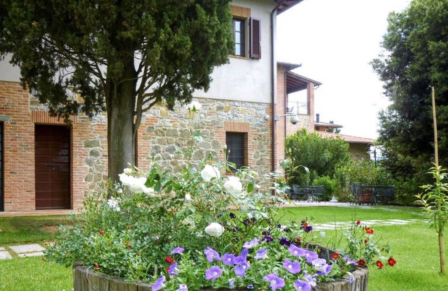 2 bedroom Apartment, sleeps 5 in Popoltaio-Schiacciato with Air Con and WiFi