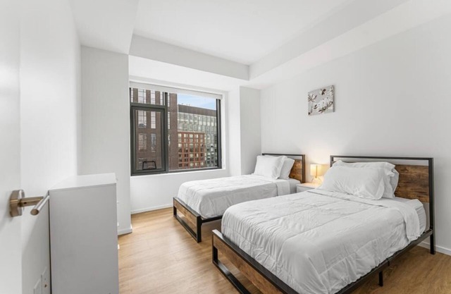 2-bedroom apartment in welcoming Boston with AC, fitness room