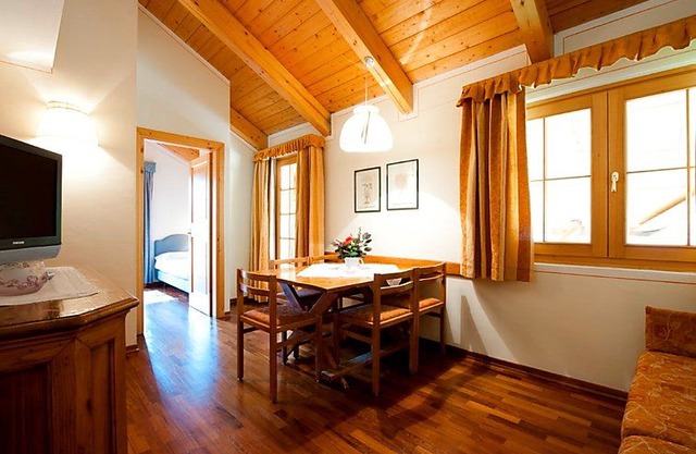2 bedroom Apartment, sleeps 6 in Carisolo with WiFi