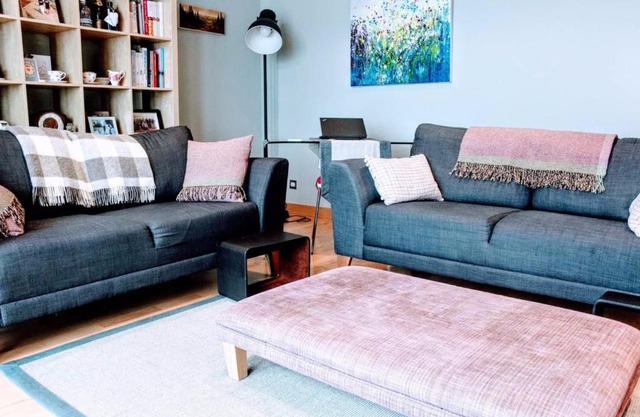 2 Bedroom Apartment with Sea View Sleeps 4